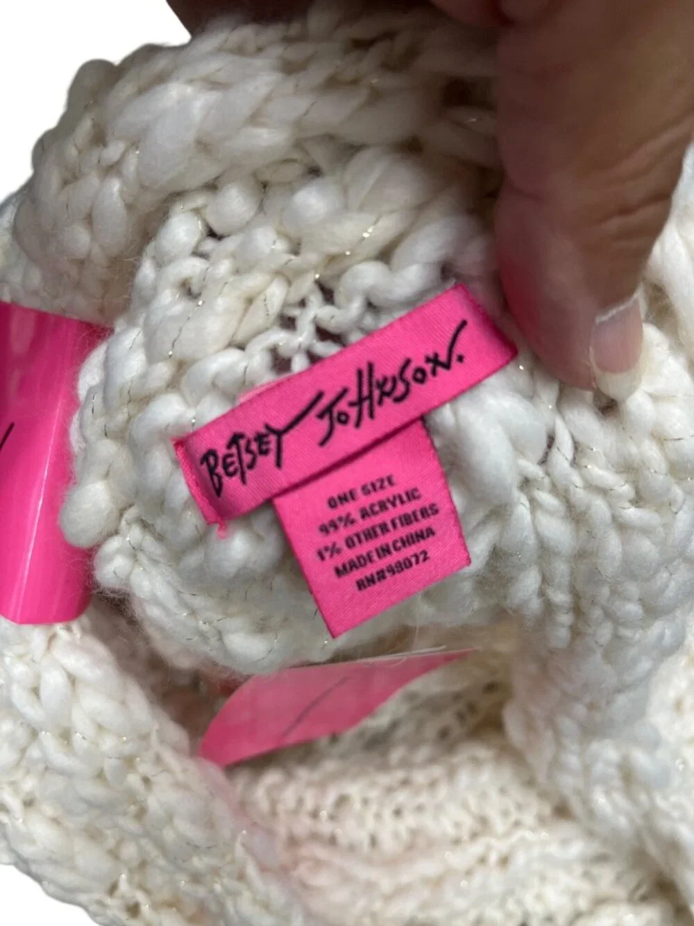 Betsey Johnson womens white cream beaded neck scarf One Size SKU 10-648